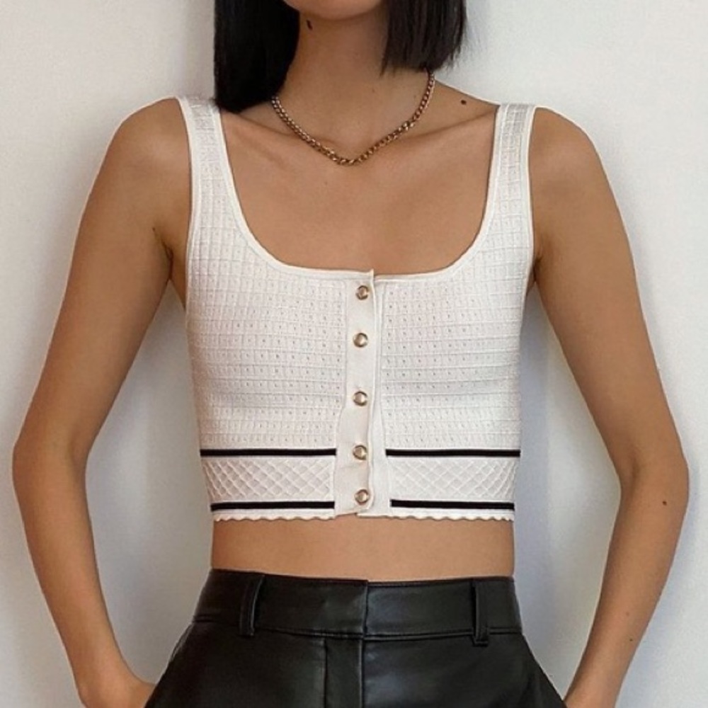Babaton Aritzia White Sculpt Knit Cropped Tank Top Pearl Front Button Down